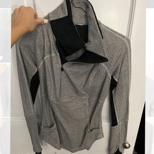 Lululemon Gray/Black patterned quarter zip